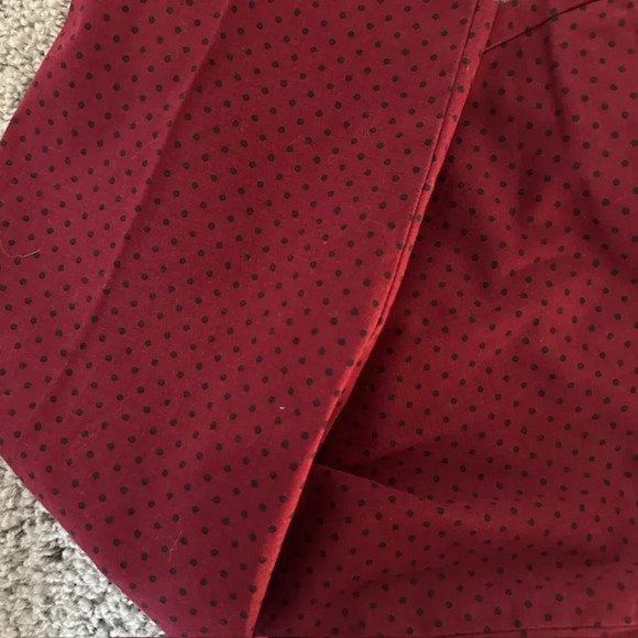 Talbots The Weekend Chino, size 8P, wine with black polka dots, cotton/spandex - Picture 6 of 7